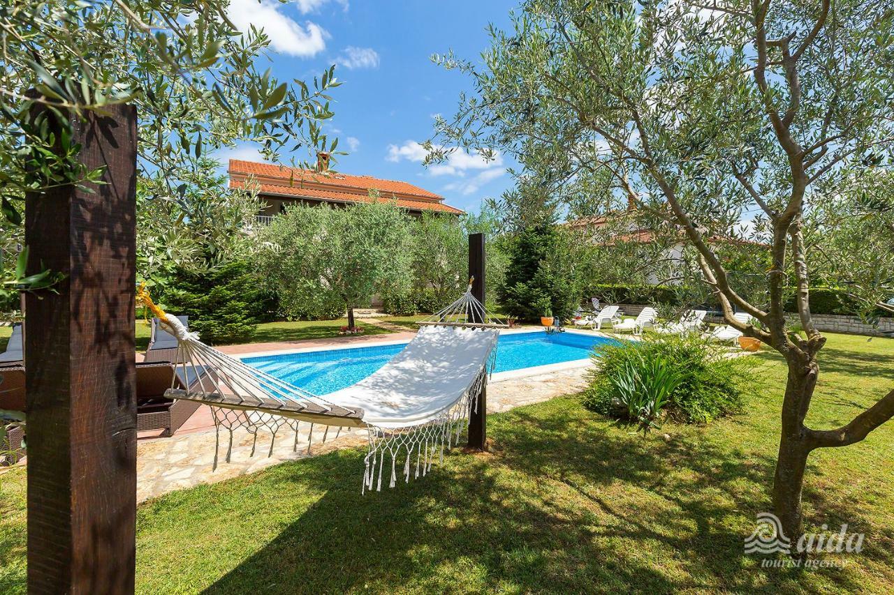 Family Vacation Villa Žbandaj Esterno foto