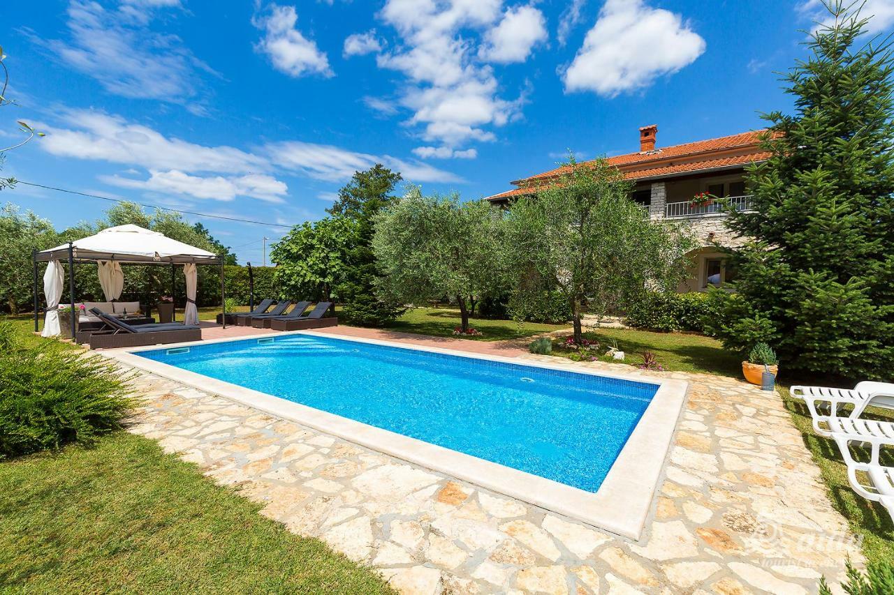 Family Vacation Villa Žbandaj Esterno foto