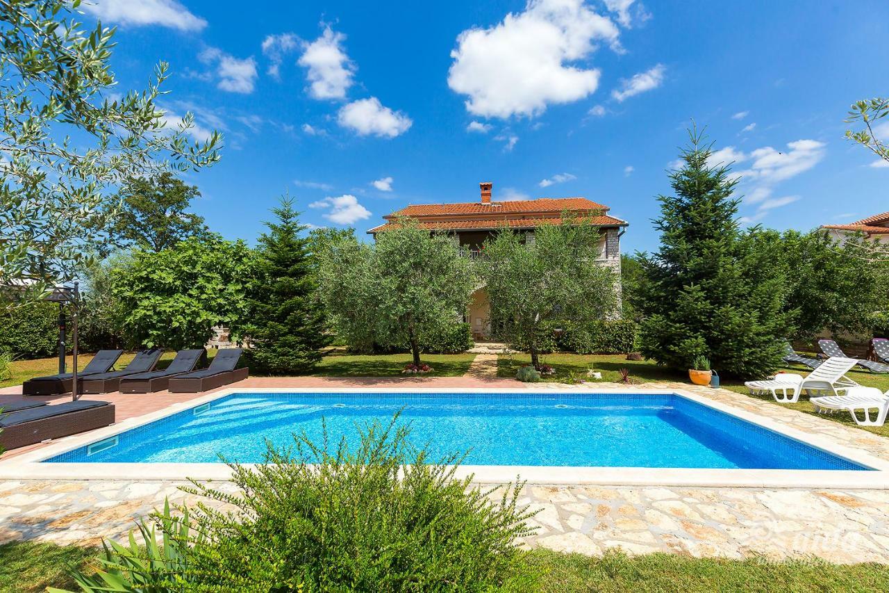 Family Vacation Villa Žbandaj Esterno foto