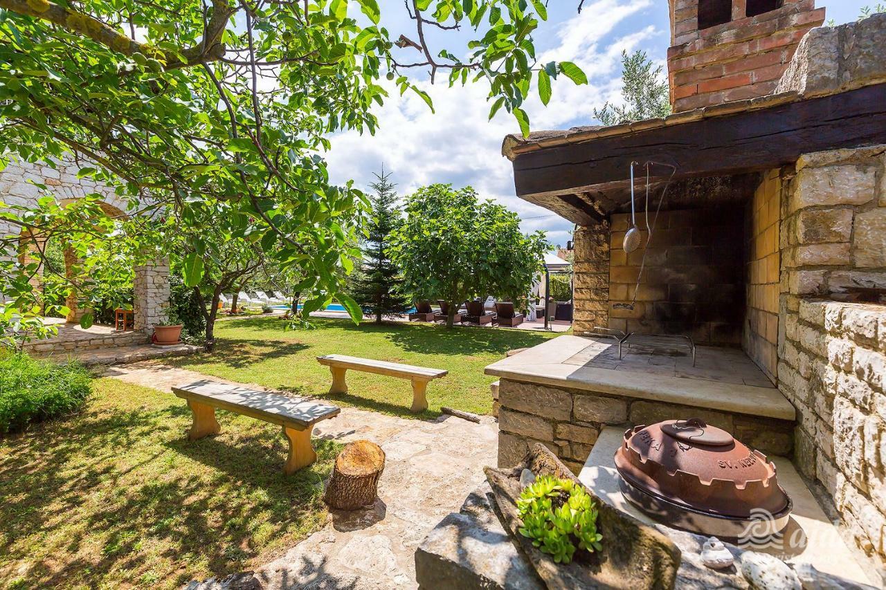 Family Vacation Villa Žbandaj Esterno foto